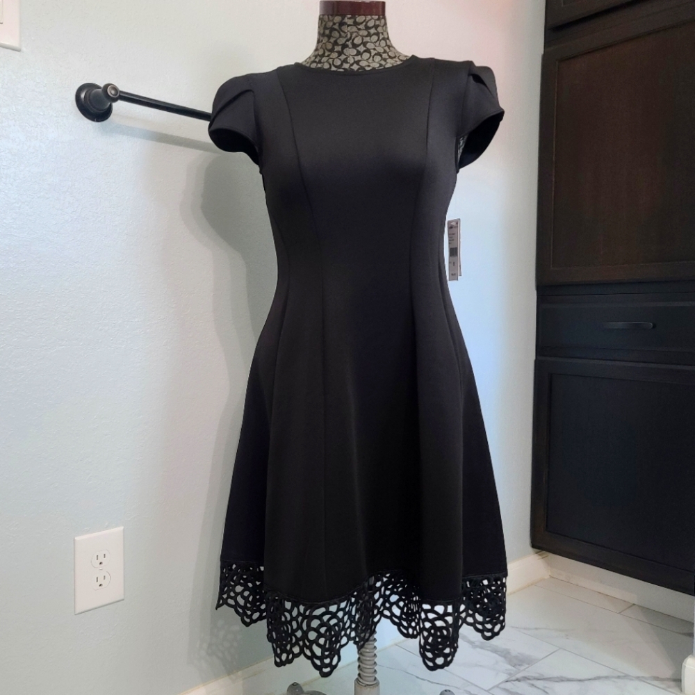 Donna Ricco fit & flare dress, black with lace hem & tulip sleeves size 6